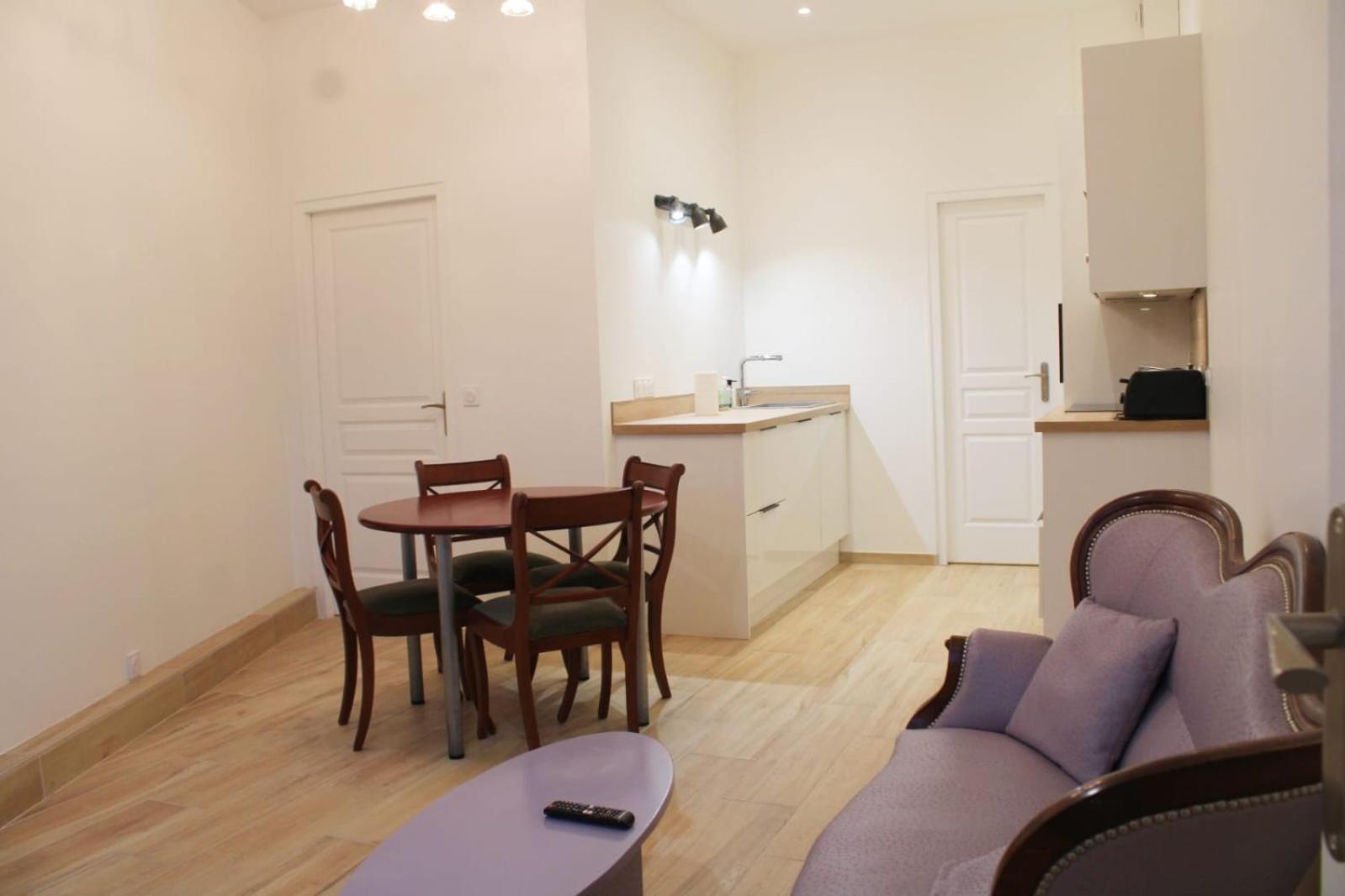 Versailles Direct Royal 4 Pers Appartement Buitenkant foto